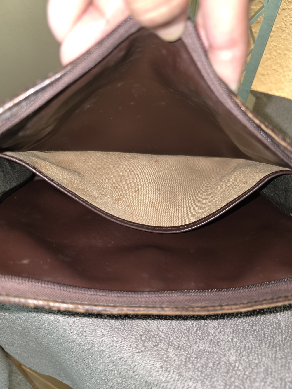 Burberry Beige Plaid Toiletry Pouch with Brown Leather Flap - Picture 7 of 7